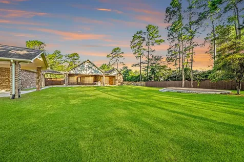17552 Country Meadow Magnolia TX 77355