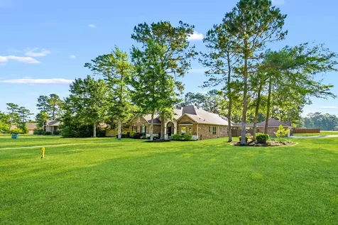 17552 Country Meadow Magnolia TX 77355