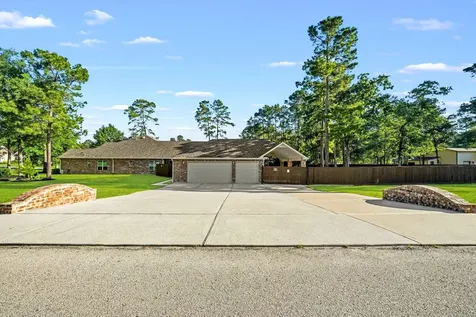 17552 Country Meadow Magnolia TX 77355