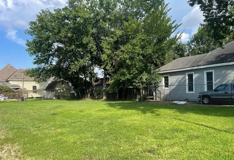 2114 Chestnut Street Houston TX 77009
