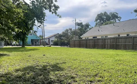 2114 Chestnut Street Houston TX 77009