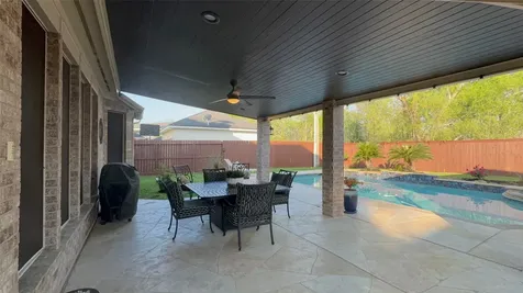 1504 Hickory Bend Court Pearland TX 77581