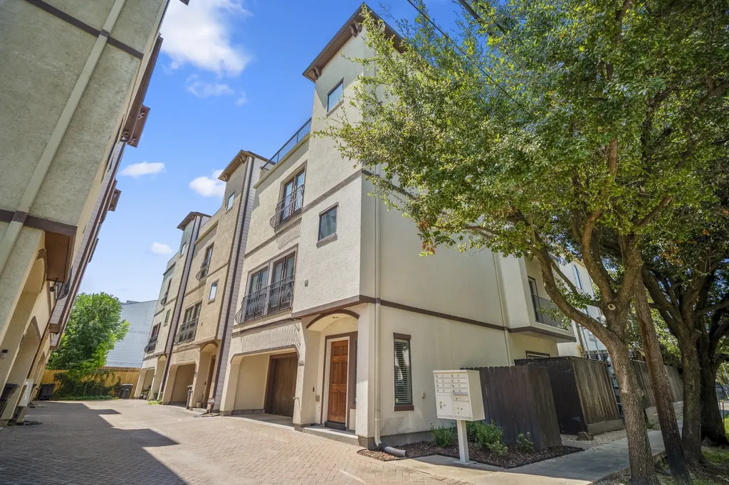6021 Hamman Street Houston TX 77007