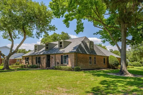 1517 19th Avenue N Texas City TX 77590