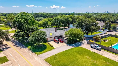 1517 19th Avenue N Texas City TX 77590