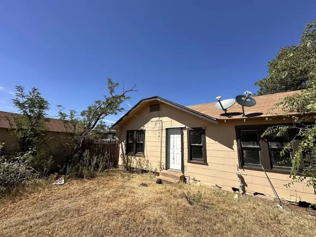 608 E Lee Street Rotan TX 79546