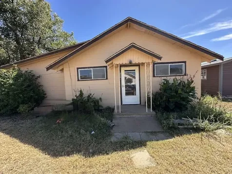 608 E Lee Street Rotan TX 79546