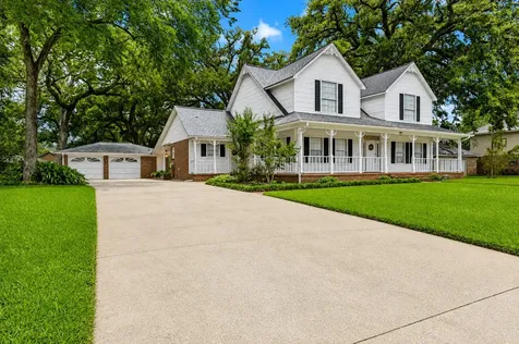 108 Fir Drive Lake Jackson TX 77566