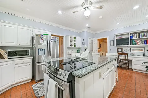 108 Fir Drive Lake Jackson TX 77566