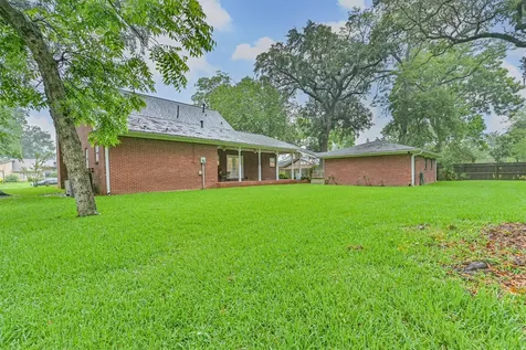 108 Fir Drive Lake Jackson TX 77566