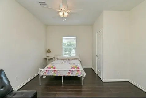 4433 Pease Street Houston TX 77023