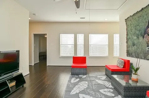 4433 Pease Street Houston TX 77023
