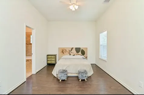 4433 Pease Street Houston TX 77023