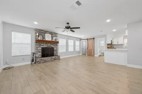 2127 Whispering Trails Circle Kingwood TX 77339