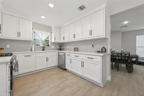 2127 Whispering Trails Circle Kingwood TX 77339