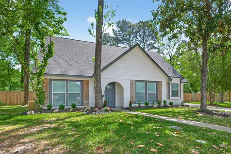 2127 Whispering Trails Circle Kingwood TX 77339