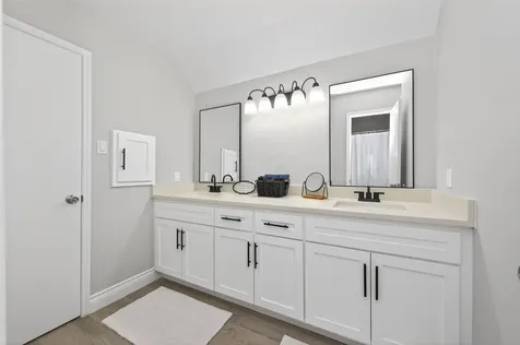 2127 Whispering Trails Circle Kingwood TX 77339