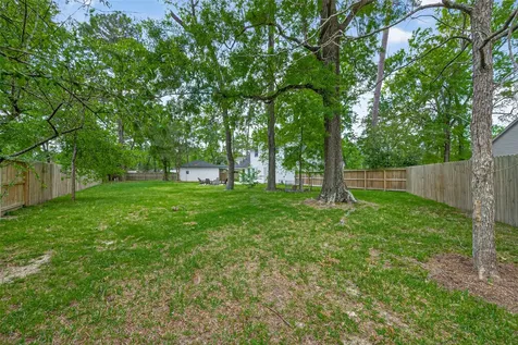 2127 Whispering Trails Circle Kingwood TX 77339