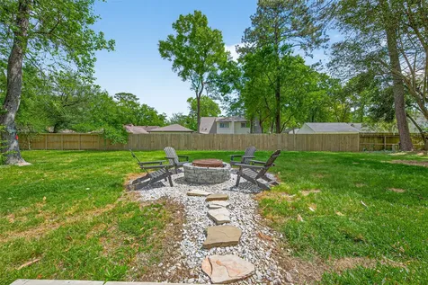 2127 Whispering Trails Circle Kingwood TX 77339