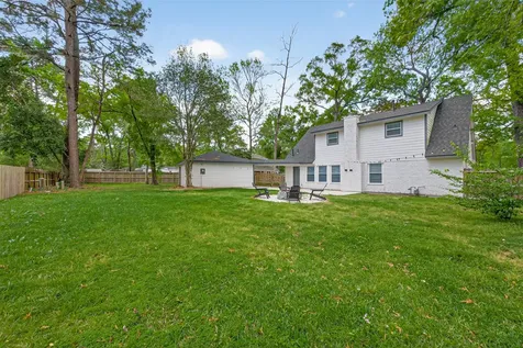 2127 Whispering Trails Circle Kingwood TX 77339