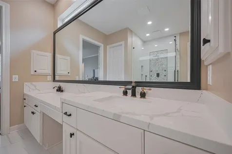 11826 Legend Manor Drive Houston TX 77082