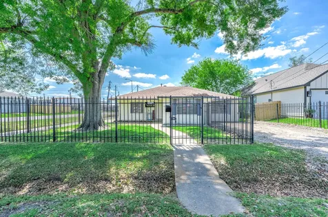 4356 Phlox Street Houston TX 77051
