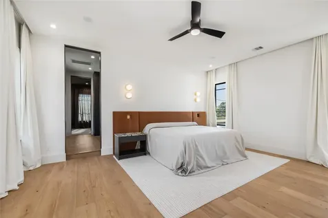 419 W 30th Street Houston TX 77018
