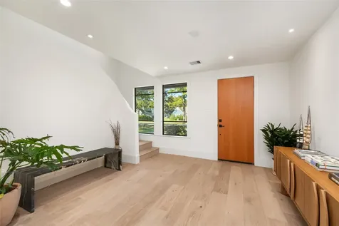 419 W 30th Street Houston TX 77018