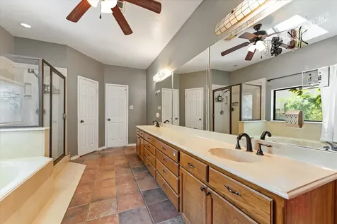 10 Wellington Lane Conroe TX 77304