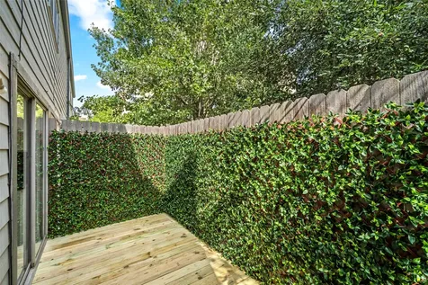 5000 Glenmont Drive Houston TX 77081
