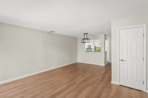 5000 Glenmont Drive Houston TX 77081