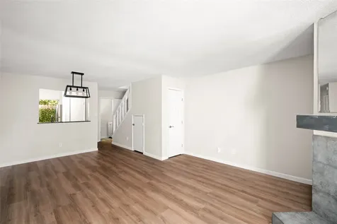 5000 Glenmont Drive Houston TX 77081