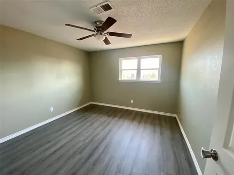 8922 Glacier Avenue Texas City TX 77591