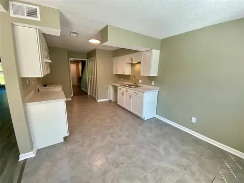 8922 Glacier Avenue Texas City TX 77591