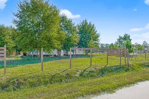 449 County Road 3566 Cleveland TX 77327