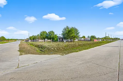449 County Road 3566 Cleveland TX 77327
