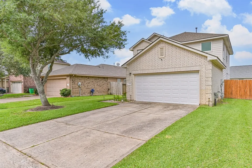 4714 Montclair Hill Lane Fresno TX 77545