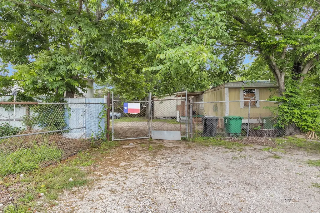 9650 E Hardy Road Houston TX 77093