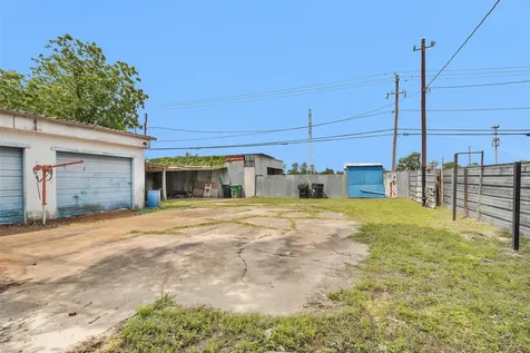9650 E Hardy Road Houston TX 77093