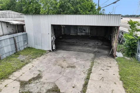 9650 E Hardy Road Houston TX 77093