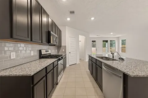 814 Mustang Ridge Terrace Magnolia TX 77354