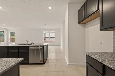 814 Mustang Ridge Terrace Magnolia TX 77354
