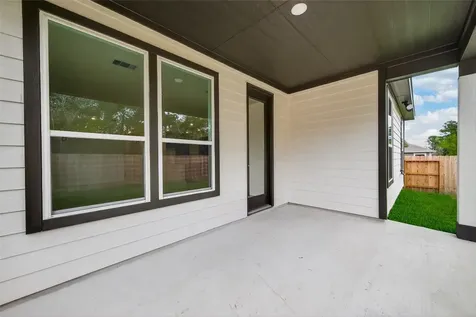 814 Mustang Ridge Terrace Magnolia TX 77354