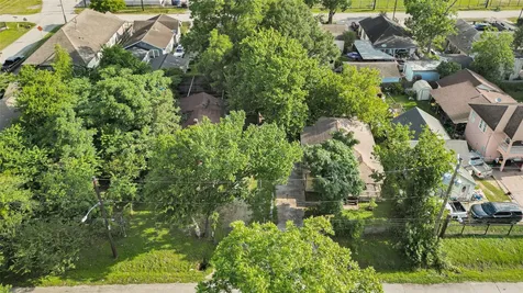 7305 Tremper Street Houston TX 77020