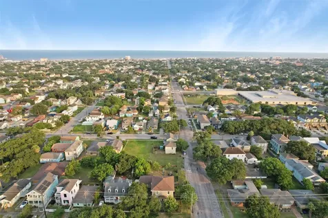 3427 Avenue L Galveston TX 77550