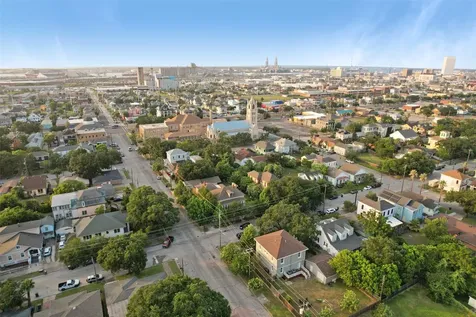 3427 Avenue L Galveston TX 77550