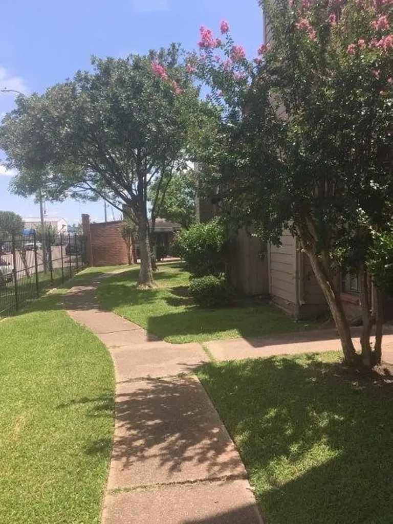 12500 Sandpiper Drive 71 Houston TX 77035
