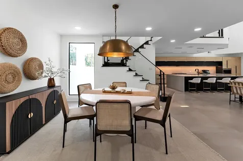 1 E Wedgewood Glen The Woodlands TX 77381