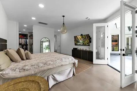 1 E Wedgewood Glen The Woodlands TX 77381