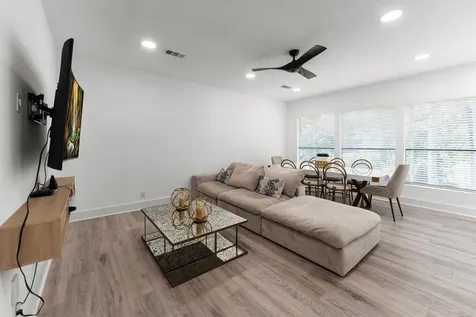1 E Wedgewood Glen The Woodlands TX 77381